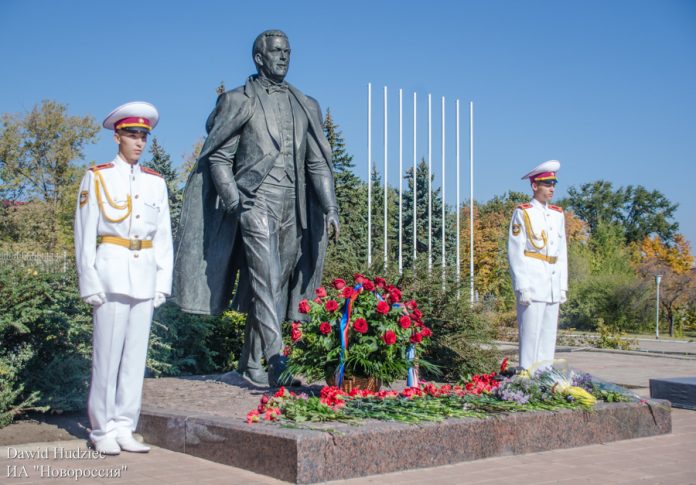 Памятник Иосифа Кобзона Памятник Иосифа Кобзона