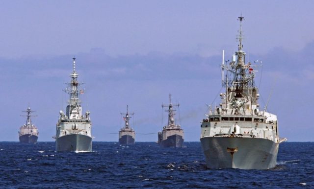 Корабли в Азовском море Корабли в Азовском море