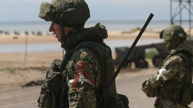 Военнослужащие