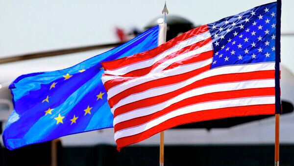 Флаги США и Евросоюза