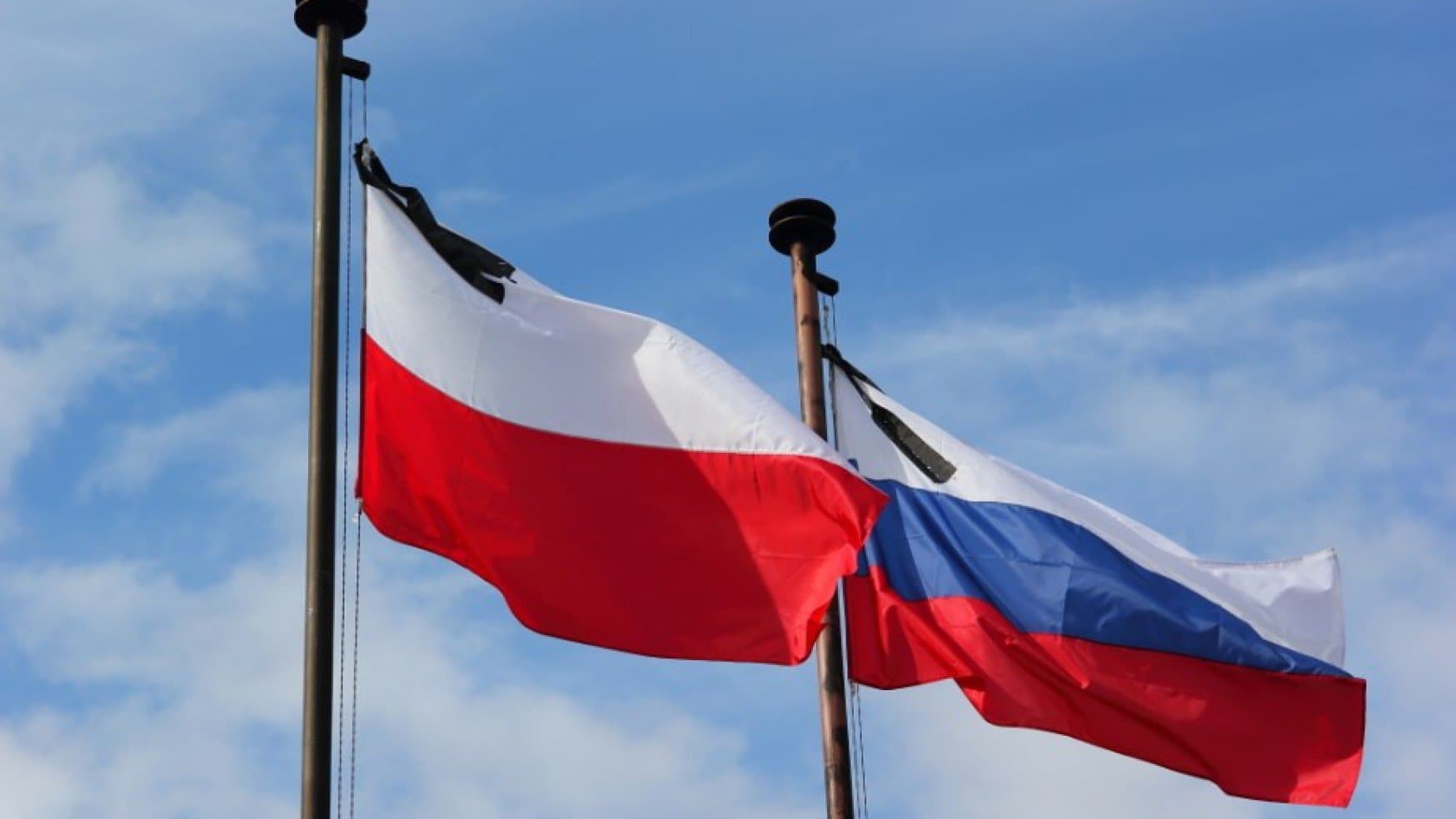 Флаг Польши и России