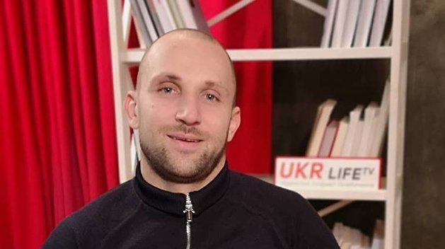 Зеленский дотирует своим рейтингом правительство Гончарука — Якубин