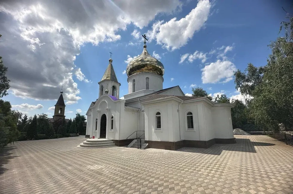 Свято-Духовский храм в Волновахе